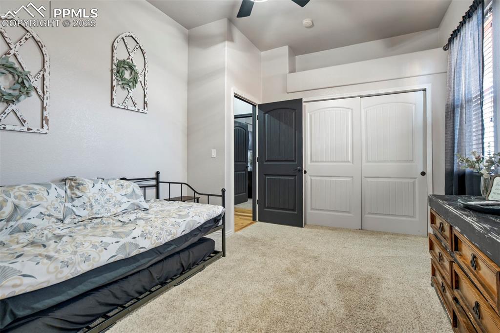 Image 21 of 41: Bedroom