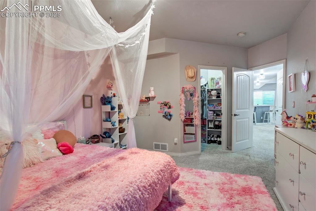 Image 33 of 41: Bedroom