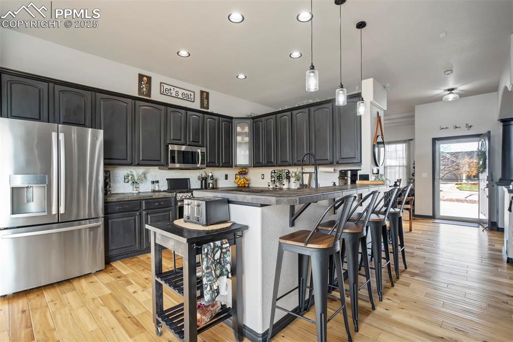 Image 7 of 41: Kitchen