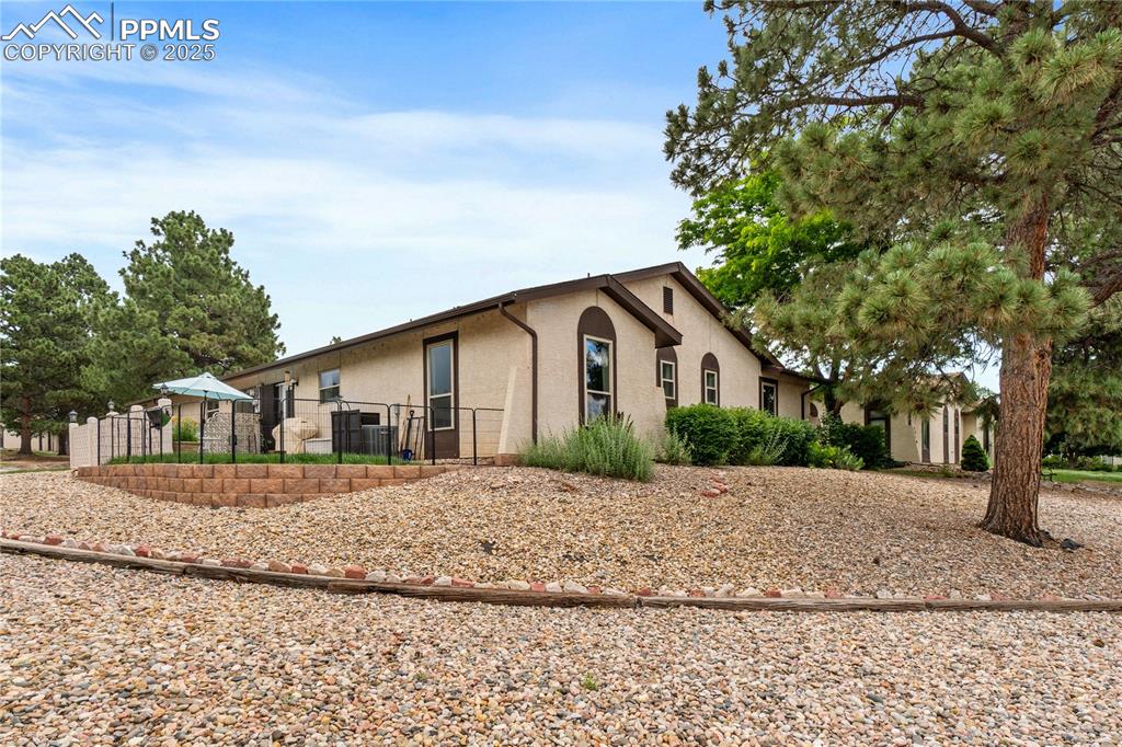 Image 4 of 37: Side of Structure