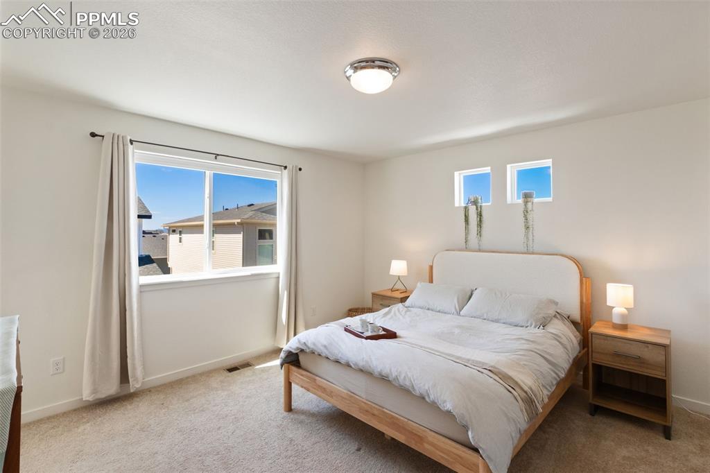 Image 13 of 27: Bedroom