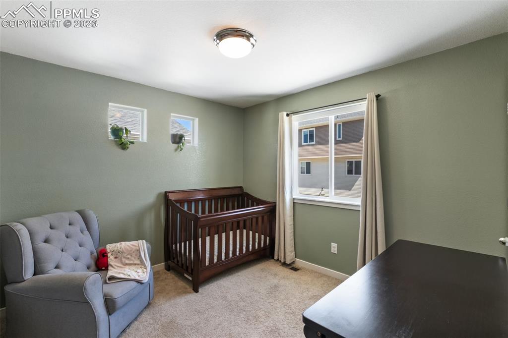 Image 17 of 27: Bedroom