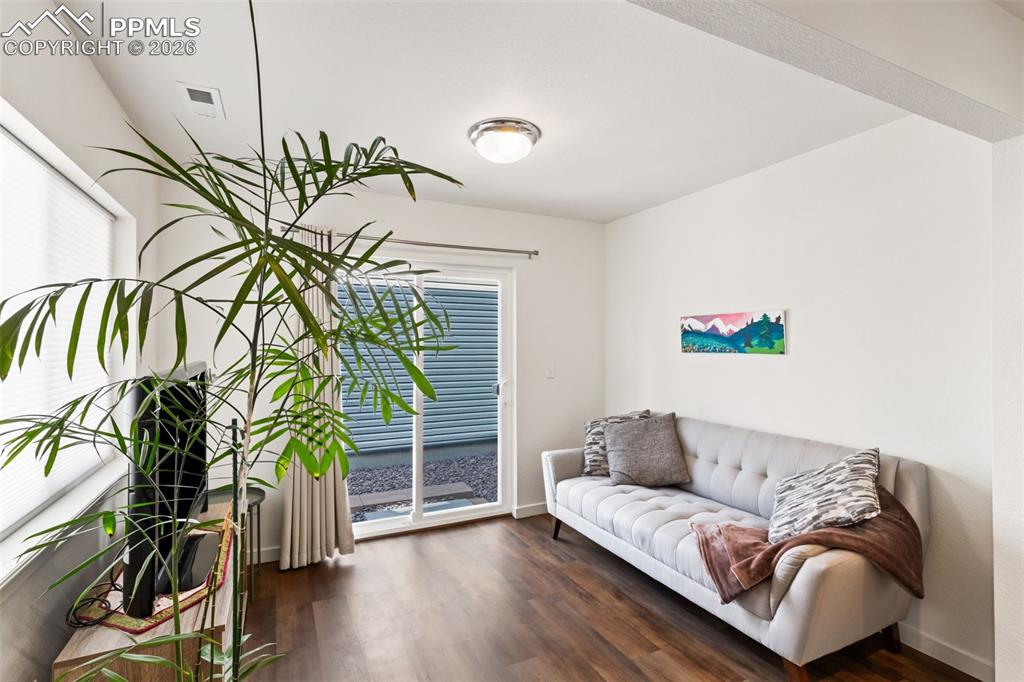 Image 3 of 27: Sitting Room