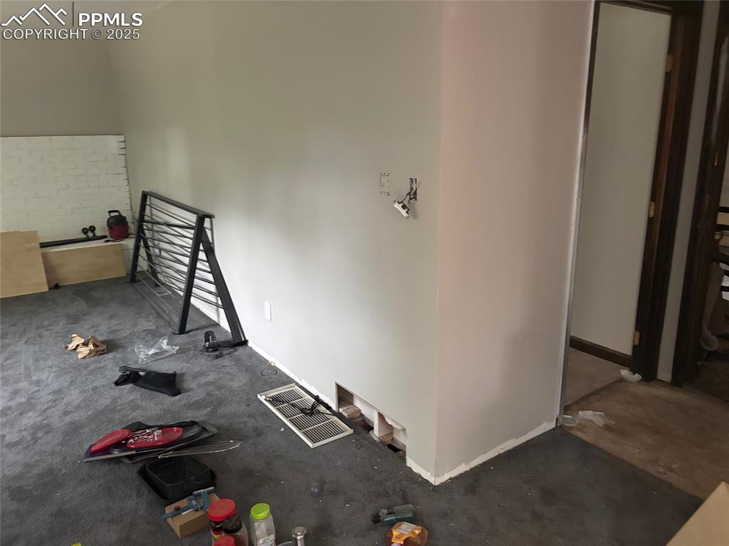 Image 10 of 21: Family Room
