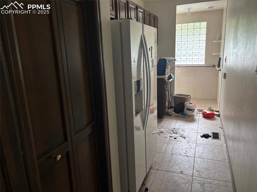 Image 16 of 21: Laundry