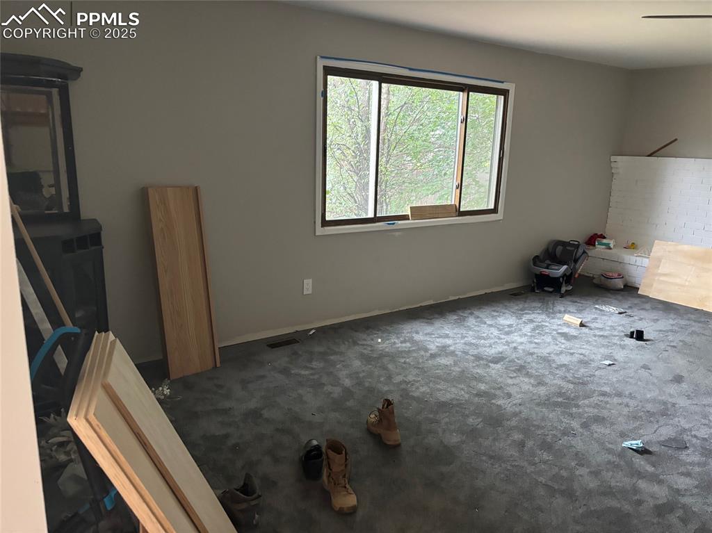 Image 9 of 21: Family Room