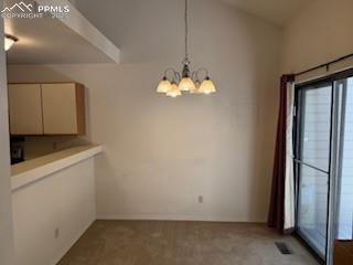Image 10 of 18: Dining Area
