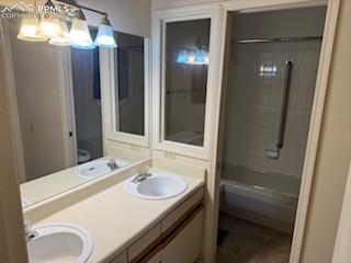 Image 14 of 18: Bathroom