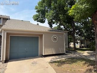 Image 4 of 18: Garage