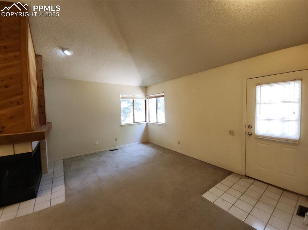 Image 6 of 18: Living Room