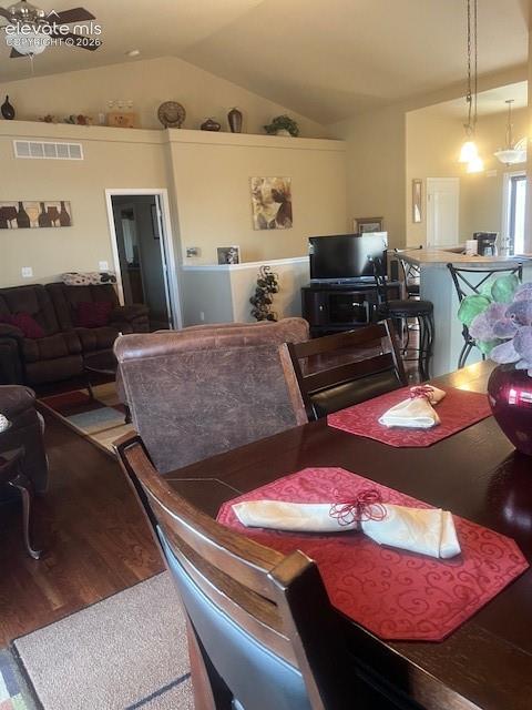 Image 14 of 29: Dining Area