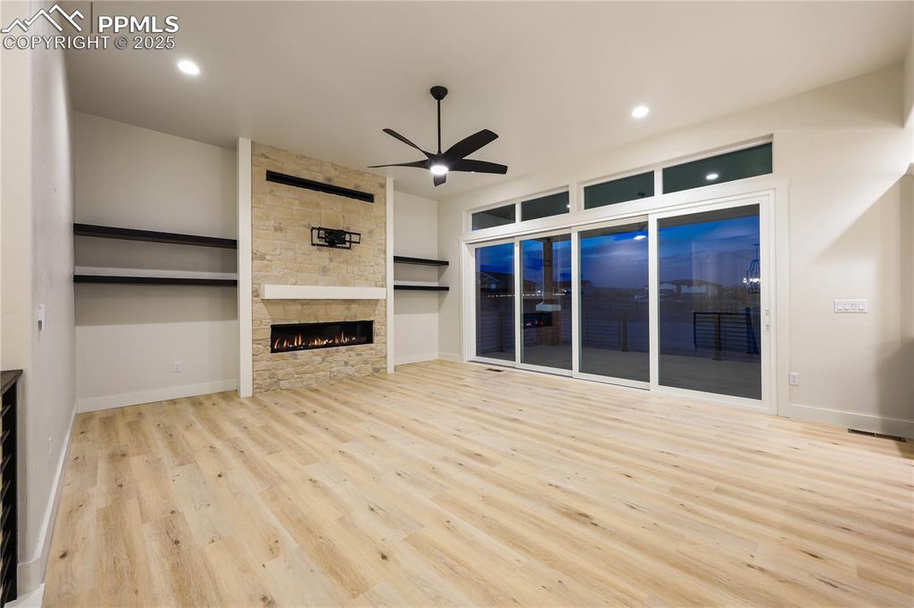 Image 15 of 42: Living Room