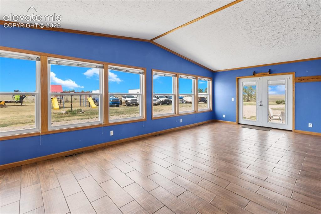 Image 11 of 45: Great Room