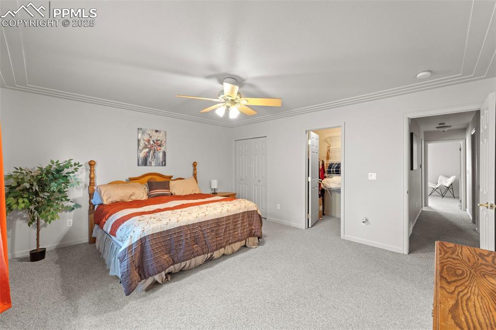 Image 18 of 36: Bedroom