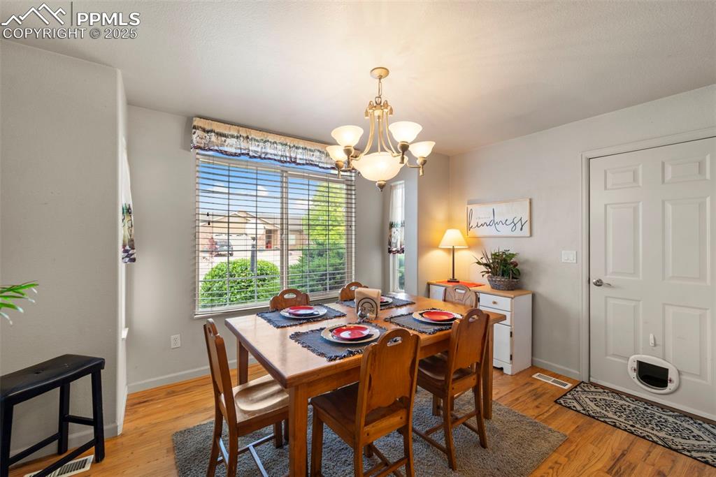 Image 8 of 36: Dining Area