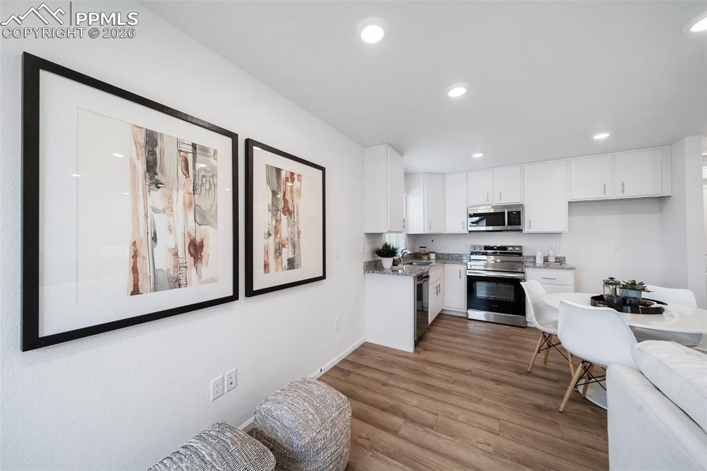 Image 11 of 24: Photos of a model home