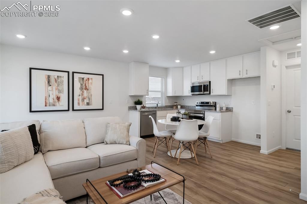 Image 12 of 24: Photos of a model home