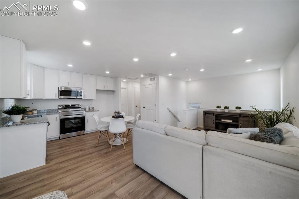 Image 13 of 24: Photos of a model home
