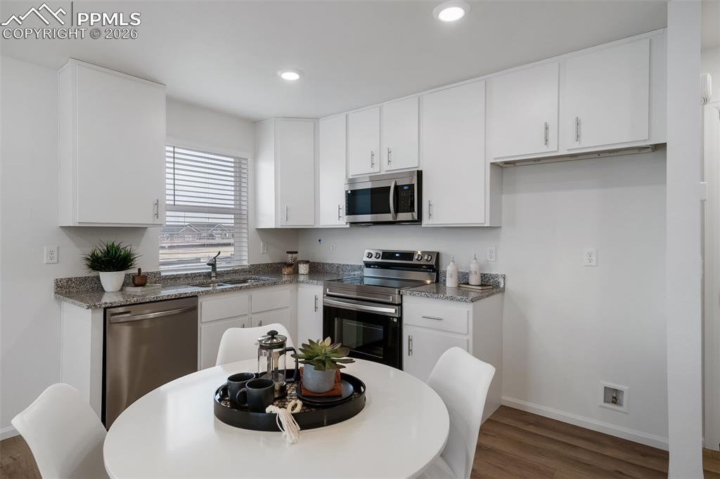 Image 15 of 24: Photos of a model home