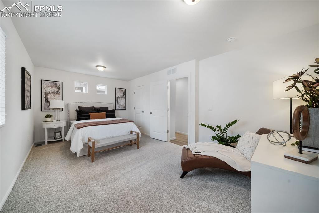 Image 20 of 24: Photos of a model home