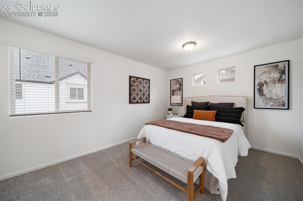 Image 22 of 24: Photos of a model home
