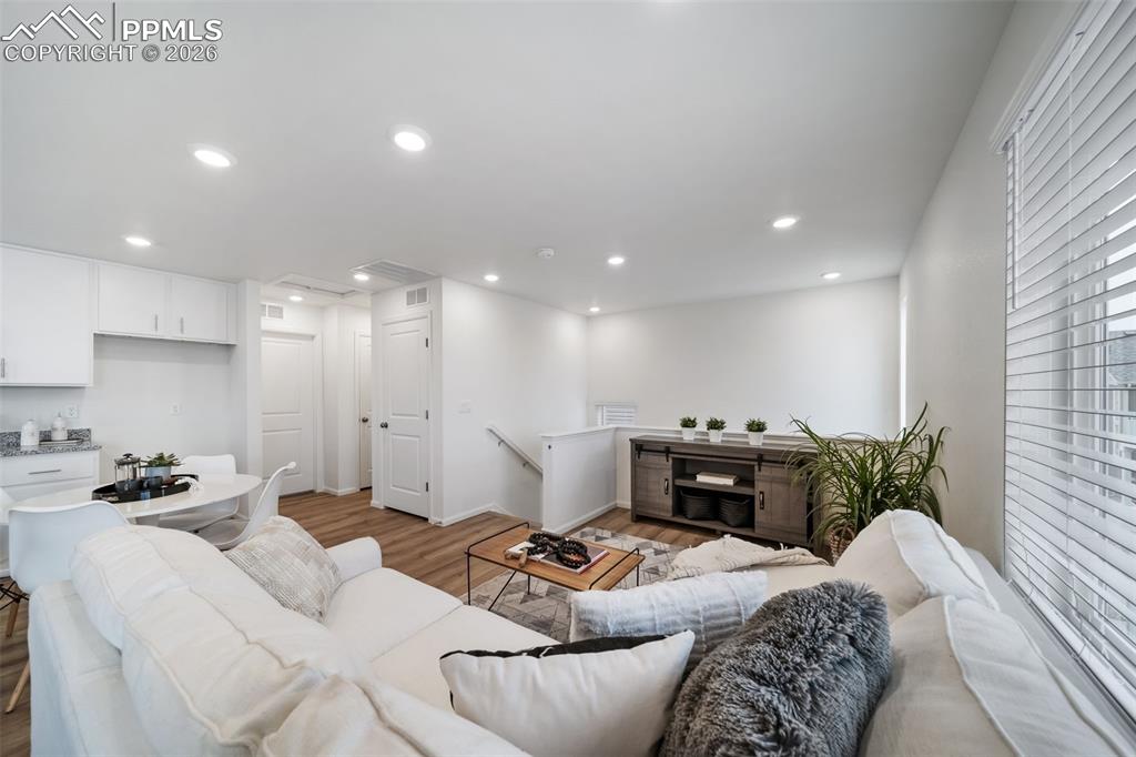 Image 7 of 24: Photos of a model home