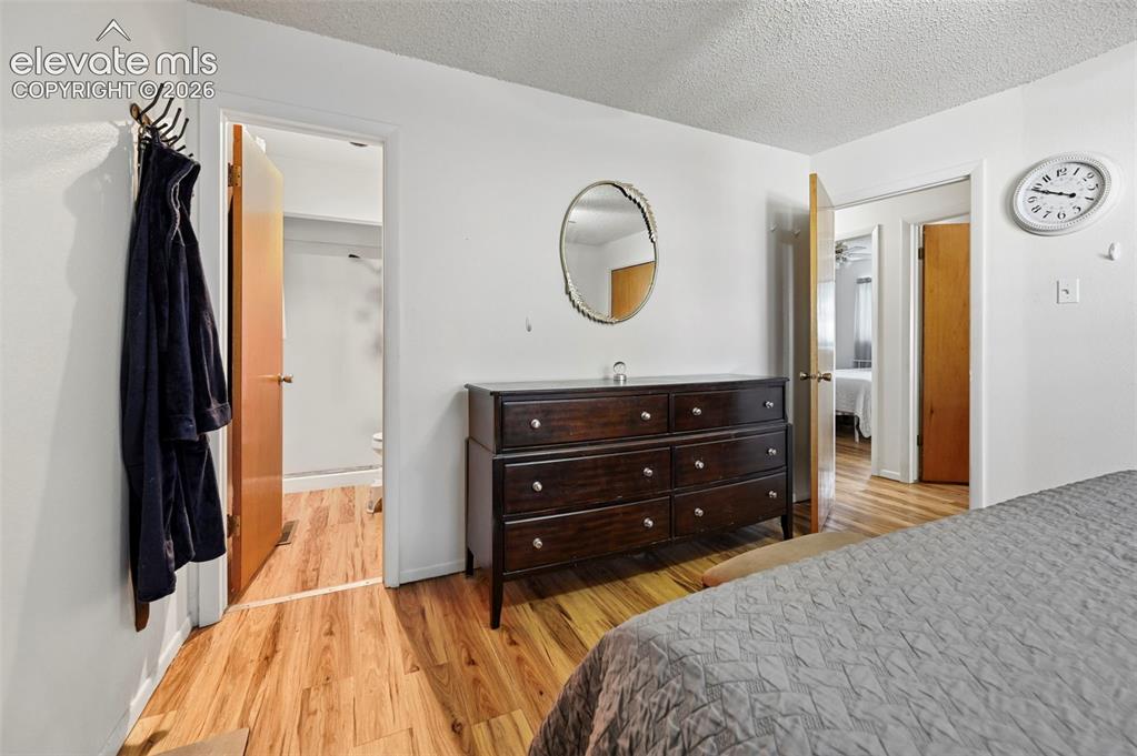 Image 6 of 28: Bedroom