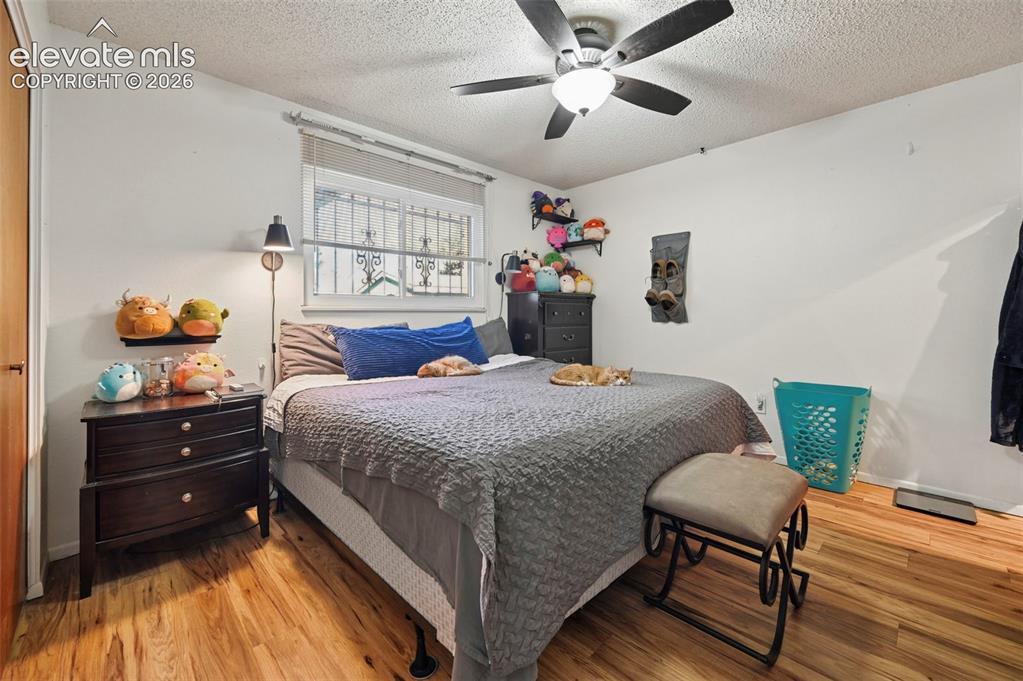 Image 8 of 28: Bedroom