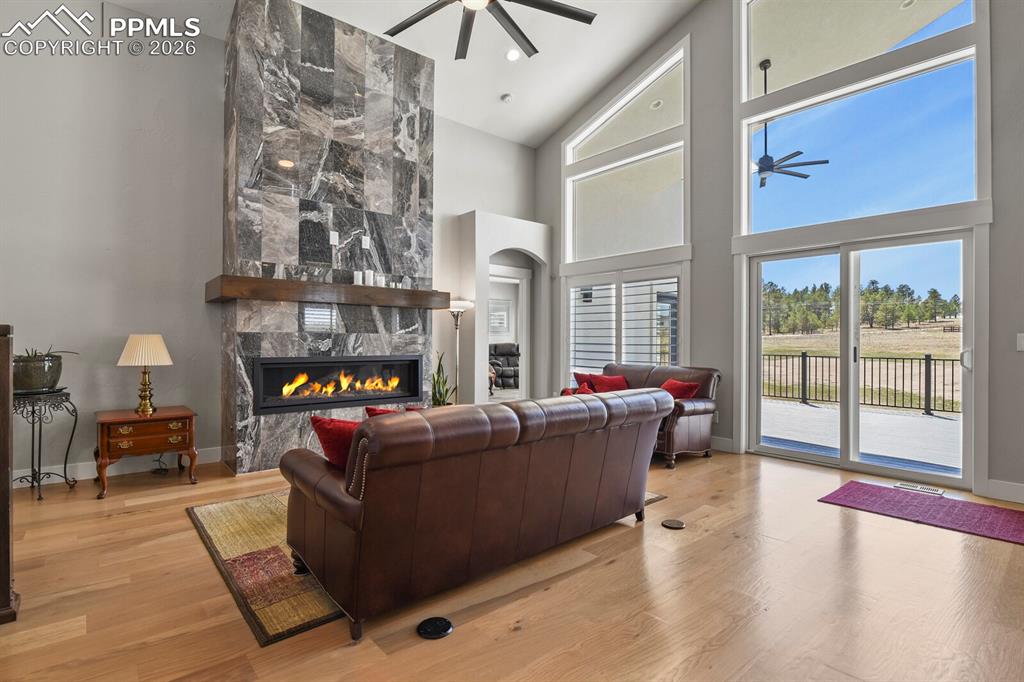 Image 11 of 48: Living Room