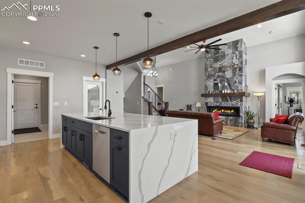 Image 13 of 48: Kitchen