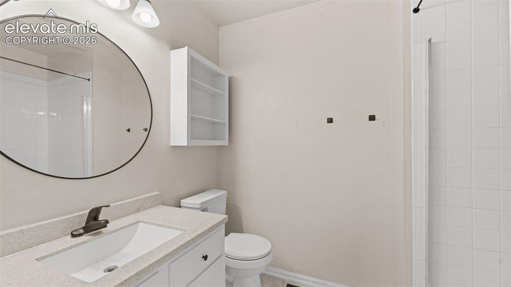 Image 21 of 33: Bathroom