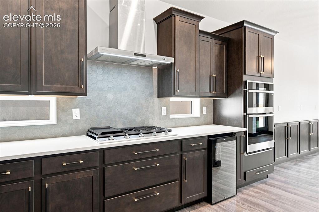 Image 10 of 35: Kitchen
