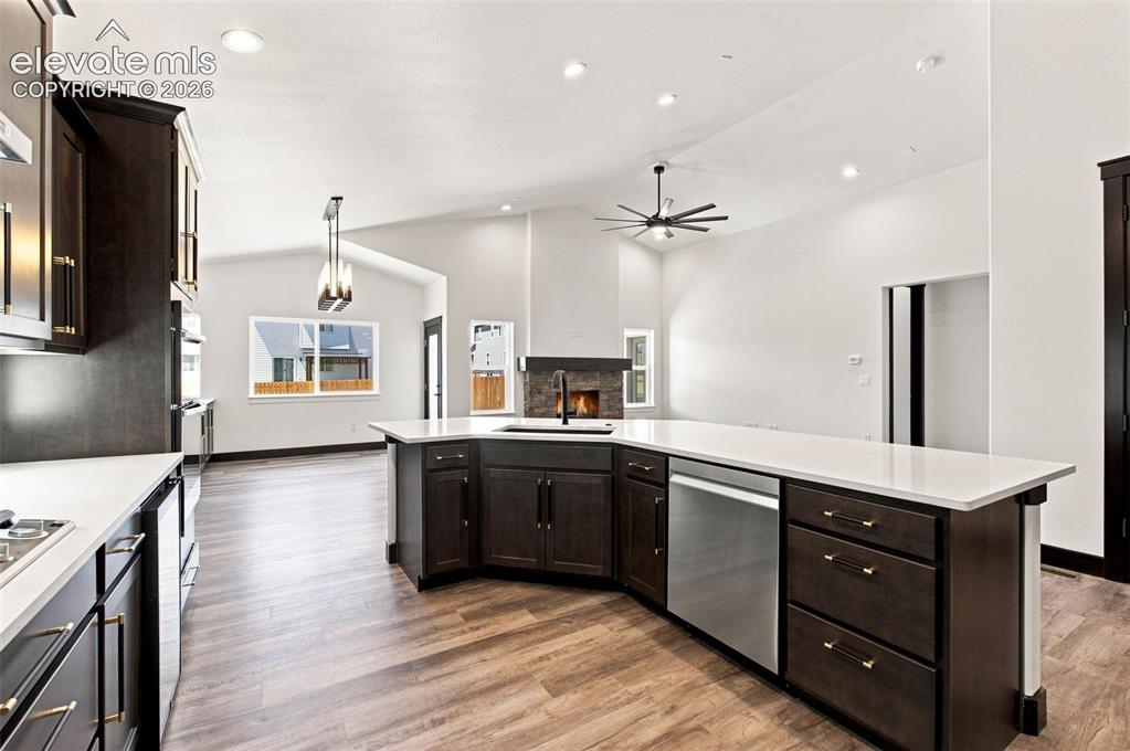 Image 12 of 35: Kitchen