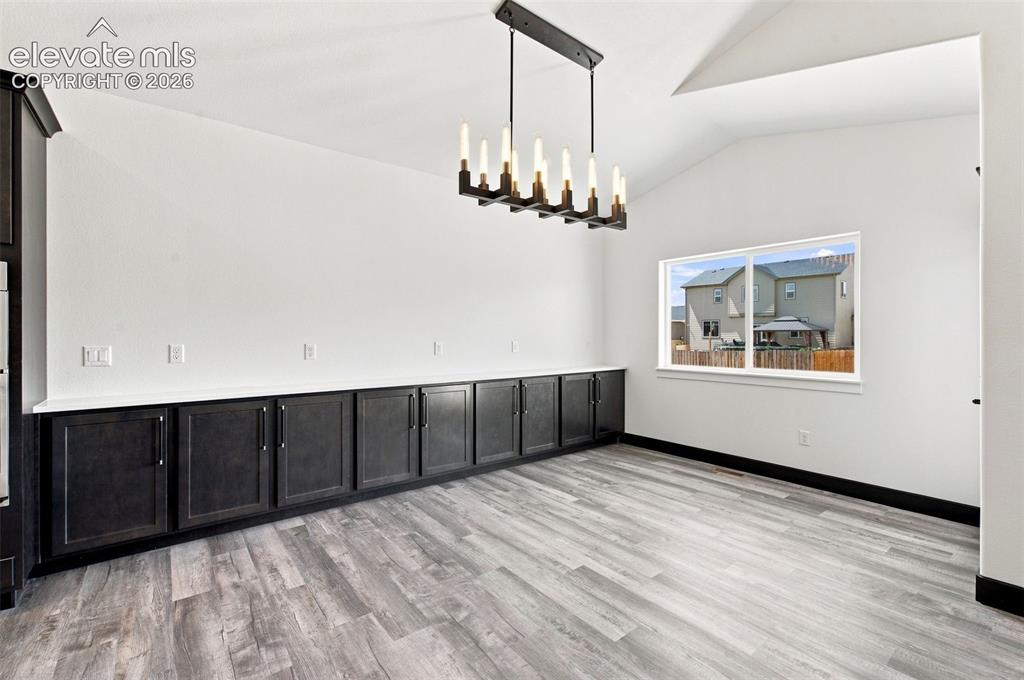 Image 14 of 35: Dining Area