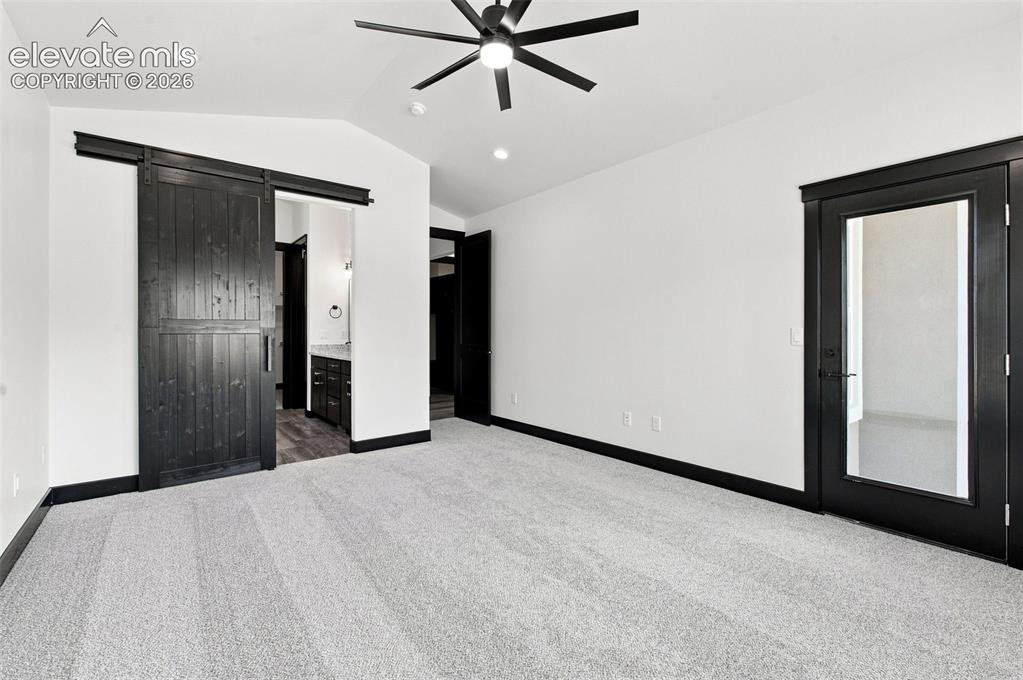 Image 18 of 35: Bedroom