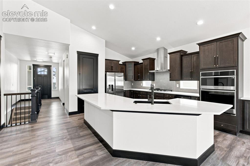 Image 9 of 35: Kitchen
