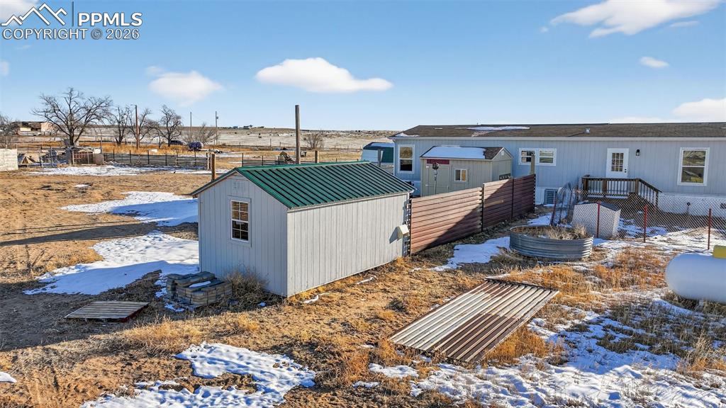 Image 23 of 32: Back of Structure