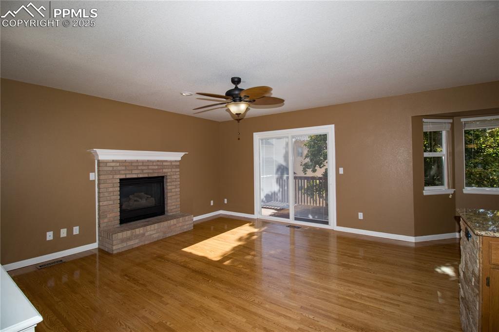 Image 12 of 41: Living Room