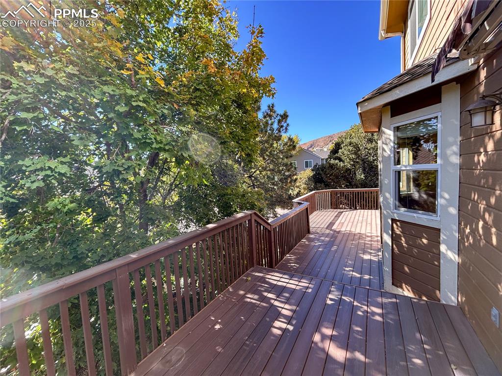 Image 14 of 41: Deck