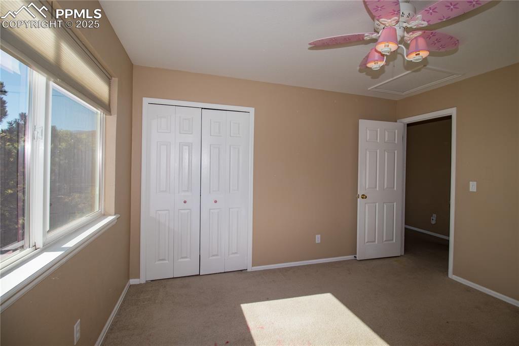 Image 32 of 41: Bedroom