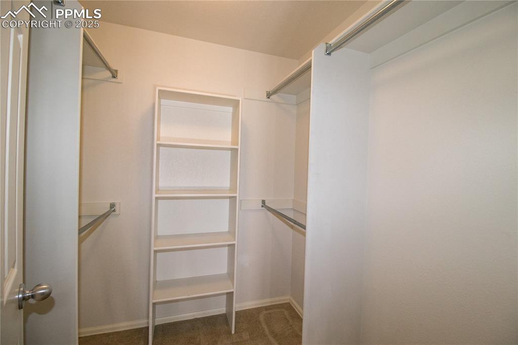 Image 39 of 41: Closet