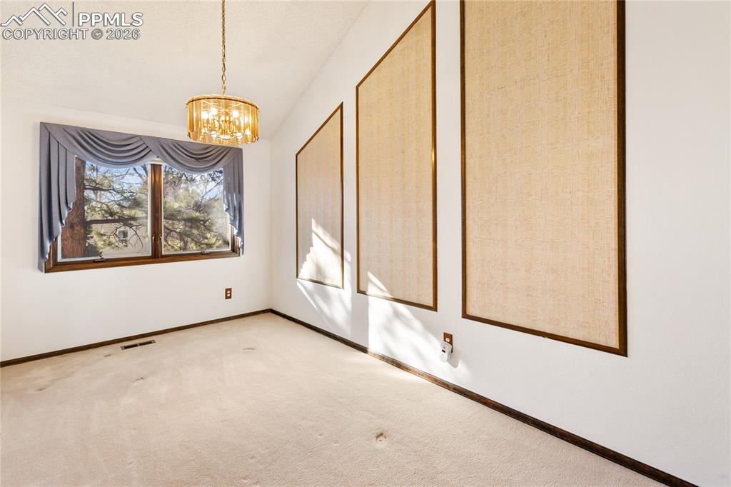 Image 11 of 42: Dining Room