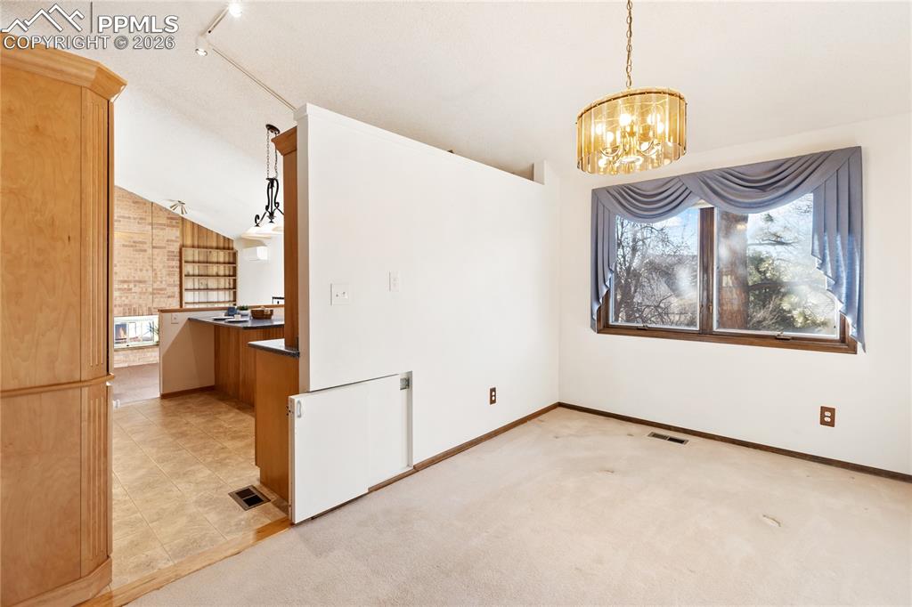 Image 12 of 42: Dining Room