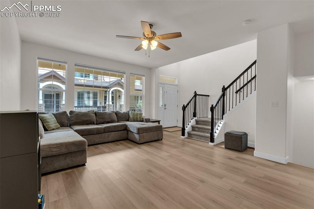 Image 6 of 39: Entryway 