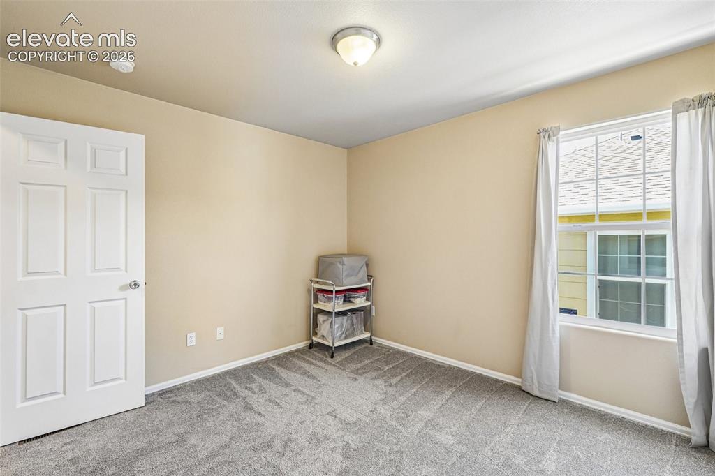Image 17 of 29: Bedroom