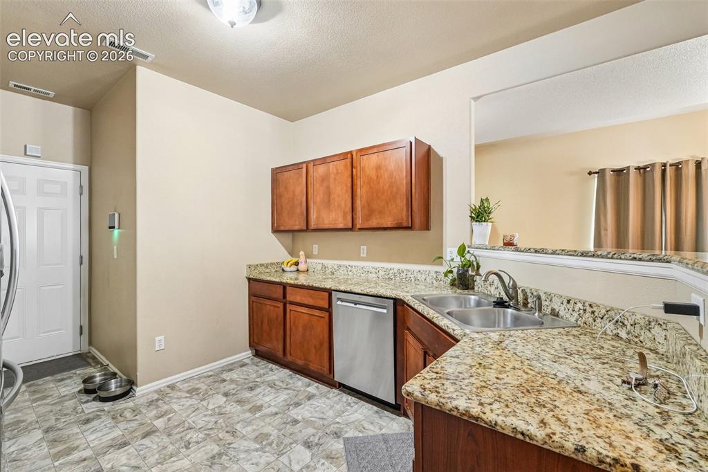 Image 8 of 29: Kitchen