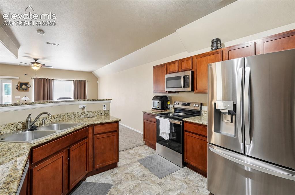 Image 9 of 29: Kitchen
