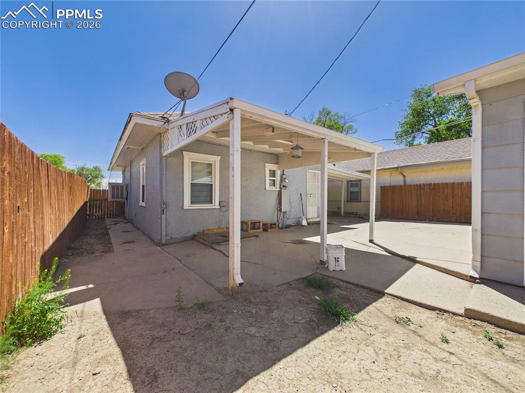 Image 25 of 33: Back of Structure