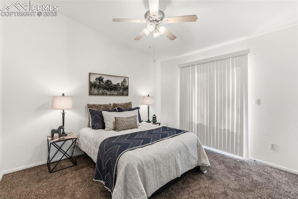 Image 12 of 25: Bedroom