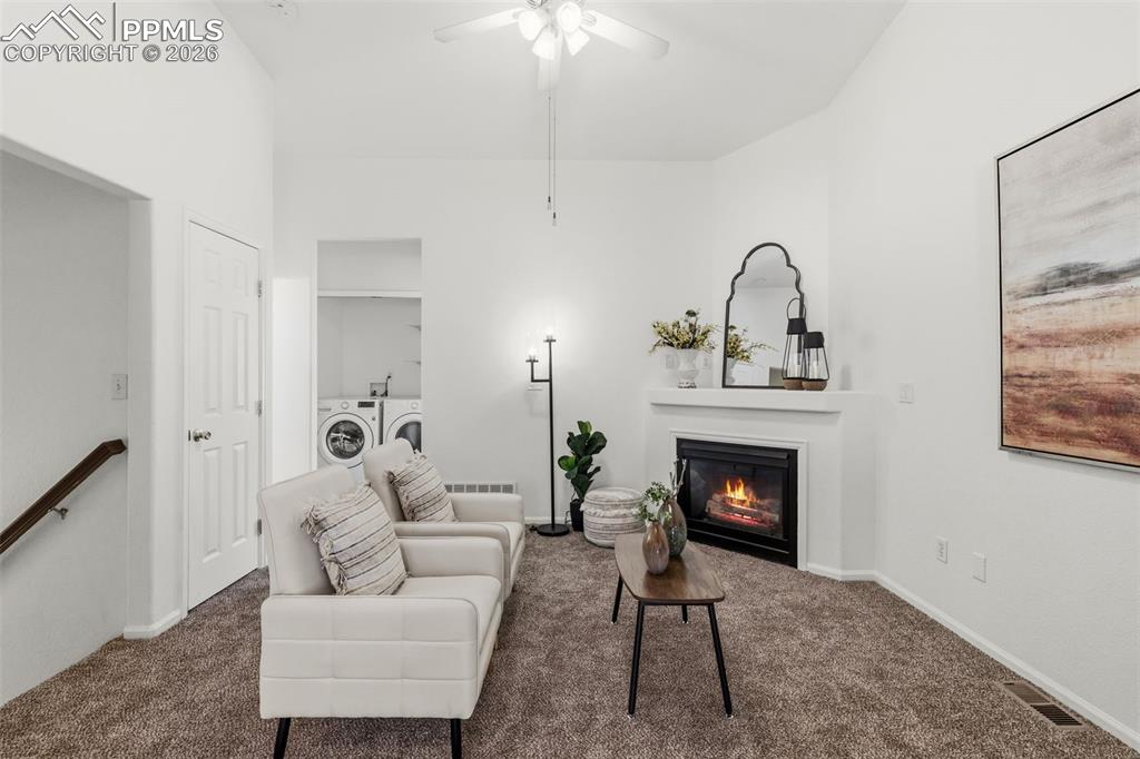 Image 4 of 25: Living Room